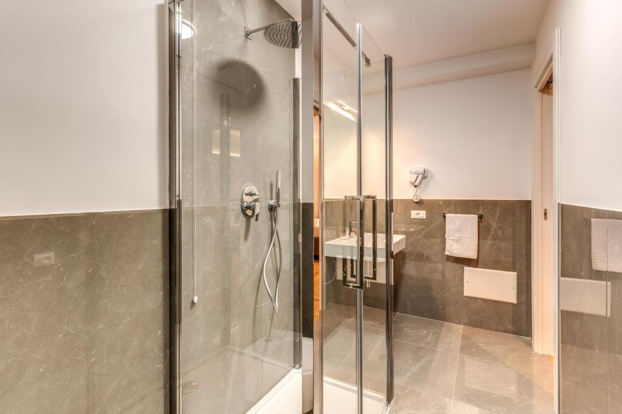 Отель Relais Metronia Рим Экстерьер фото