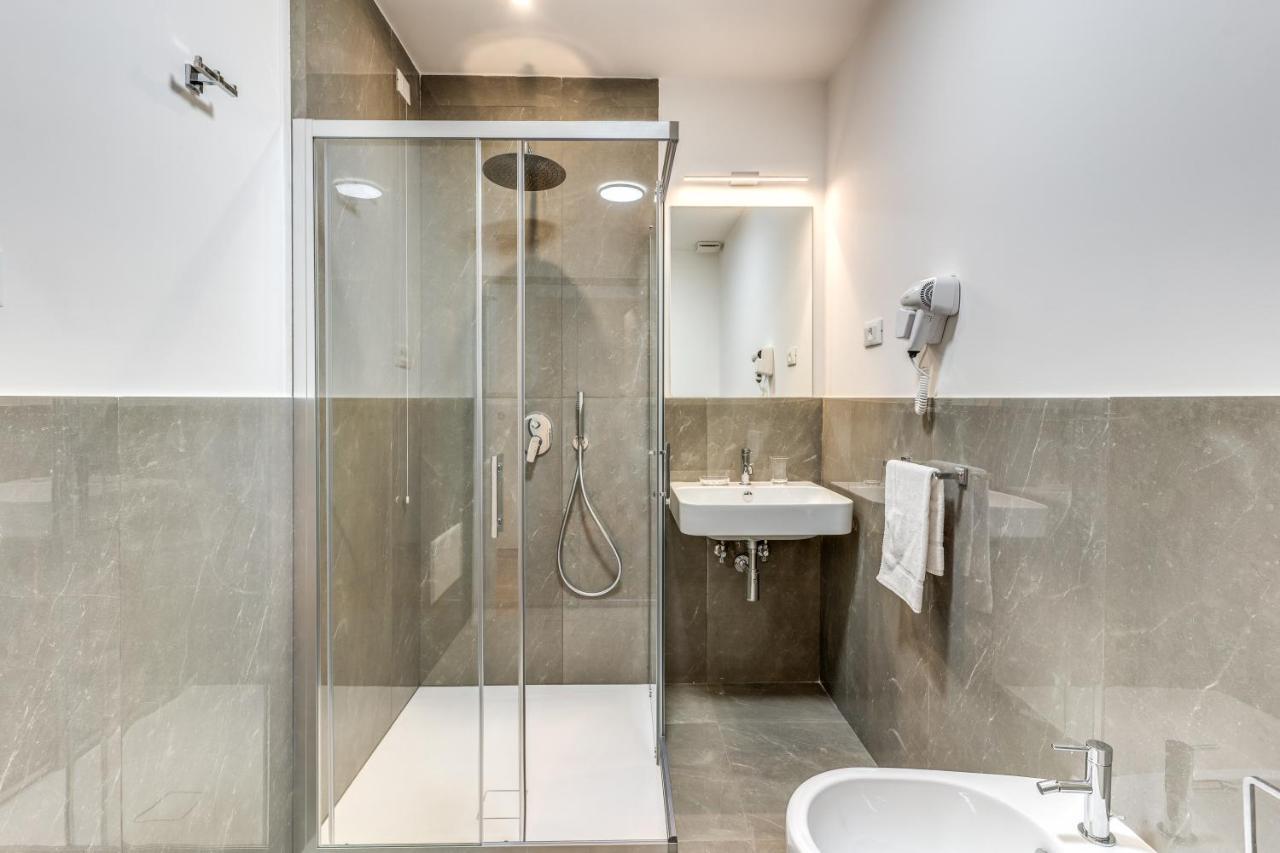 Отель Relais Metronia Рим Экстерьер фото